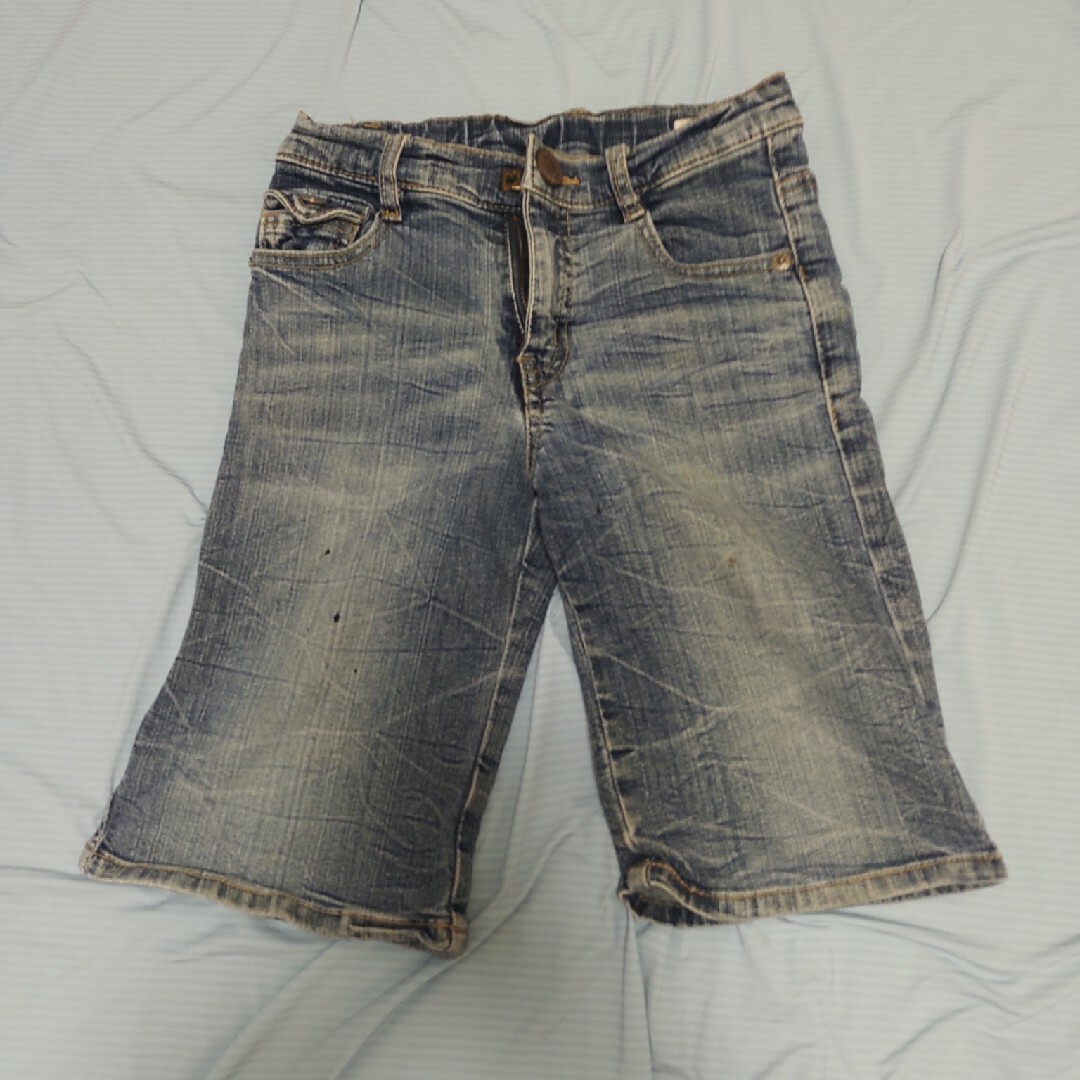 130  キッズ　ズボン　ボトムス　デニム　ハーフパンツ　ジーパン キッズ/ベビー/マタニティのキッズ服男の子用(90cm~)(パンツ/スパッツ)の商品写真