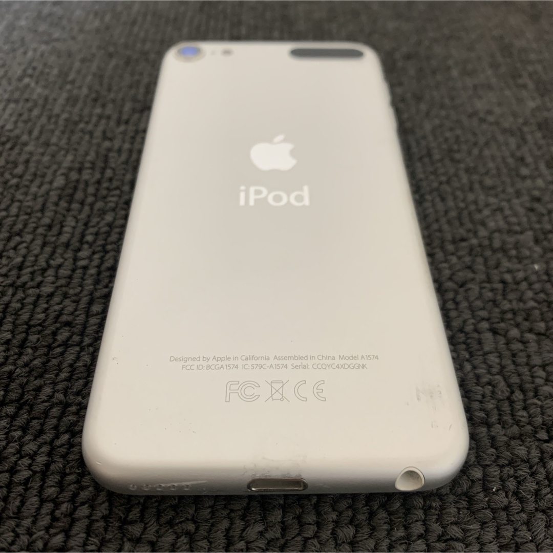 iPod touch(アイポッドタッチ)のApple iPod touch 第6世代 32GB 初期化済み シルバー 4 スマホ/家電/カメラのオーディオ機器(ポータブルプレーヤー)の商品写真