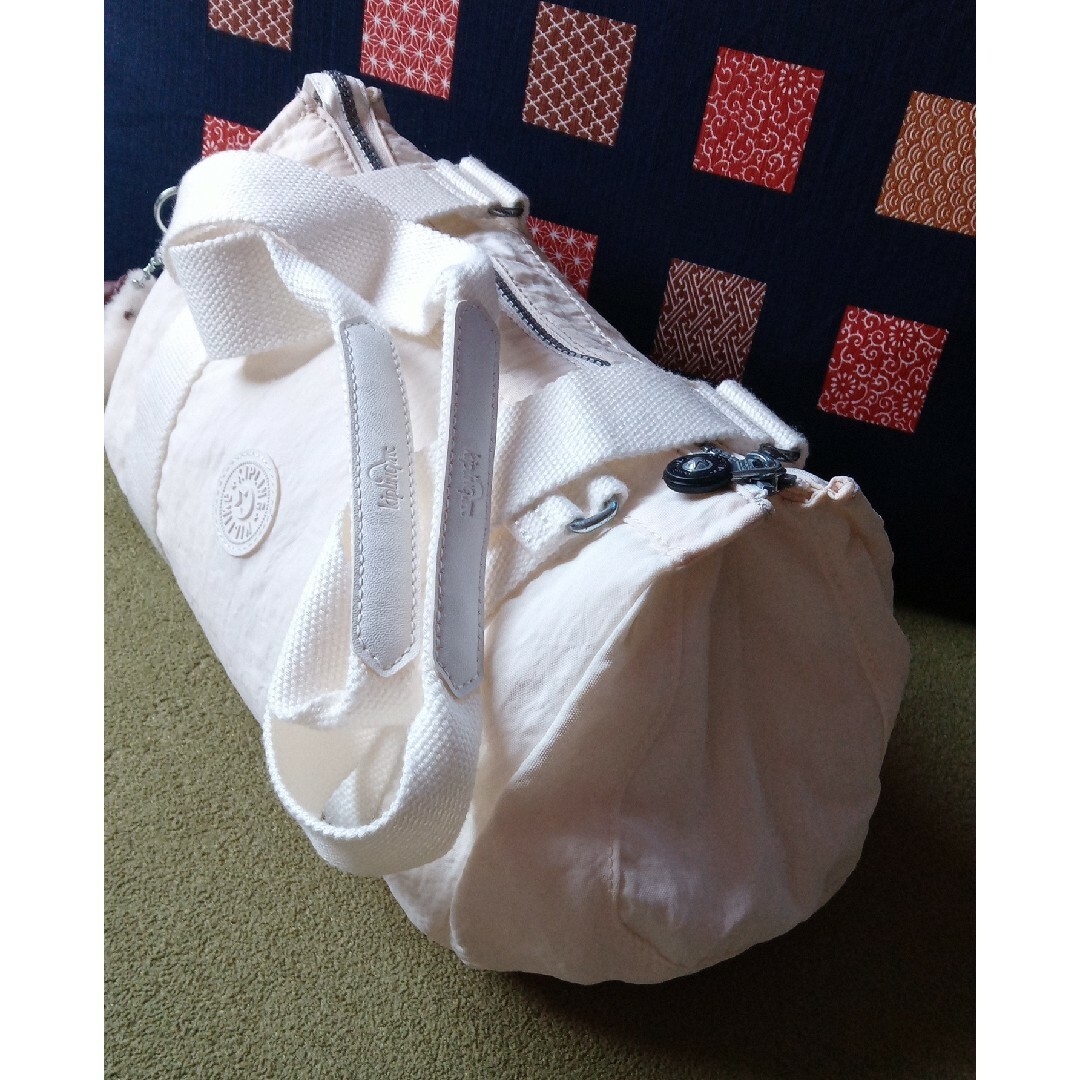 kipling(キプリング)のKIPLING レディーストートバッグ/ショルダーバッグ(白) レディースのバッグ(トートバッグ)の商品写真