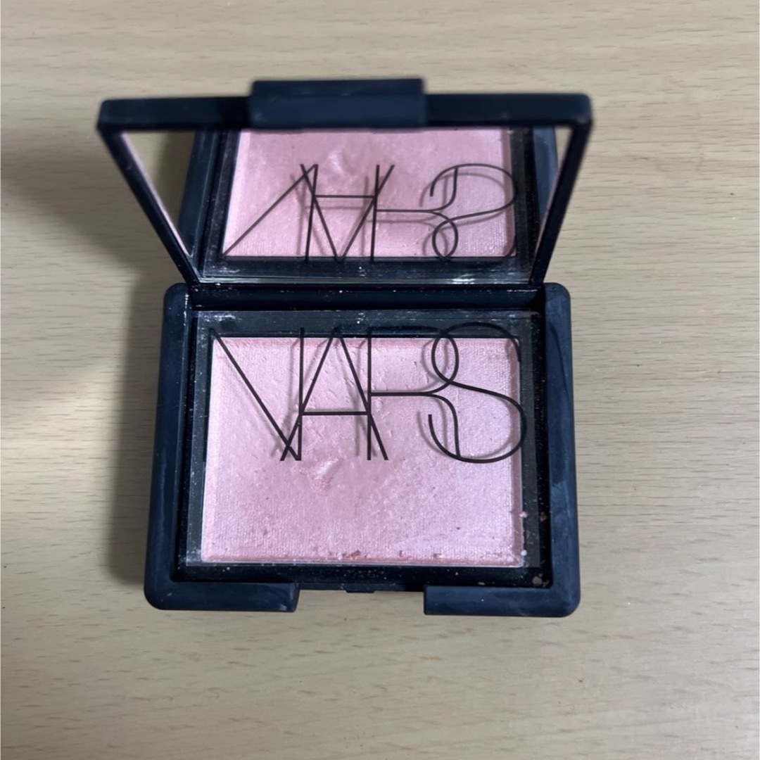 NARS(ナーズ)のNARSハイライティングブラッシュパウダー コスメ/美容のベースメイク/化粧品(フェイスカラー)の商品写真