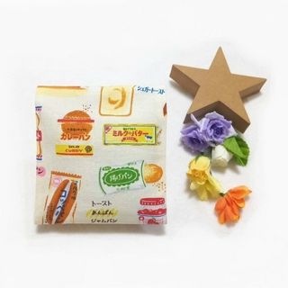 サニタリーケース　生理用品入れ　菓子パン　パン柄　女の子　レディース(ポーチ)