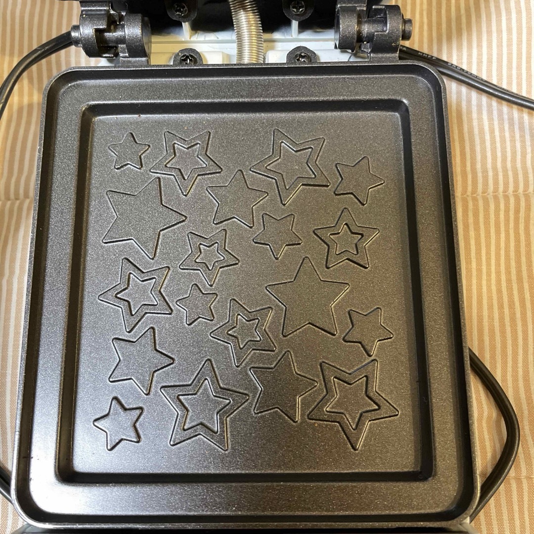 レコルト　星柄　ホットサンドメーカー スマホ/家電/カメラの調理家電(サンドメーカー)の商品写真