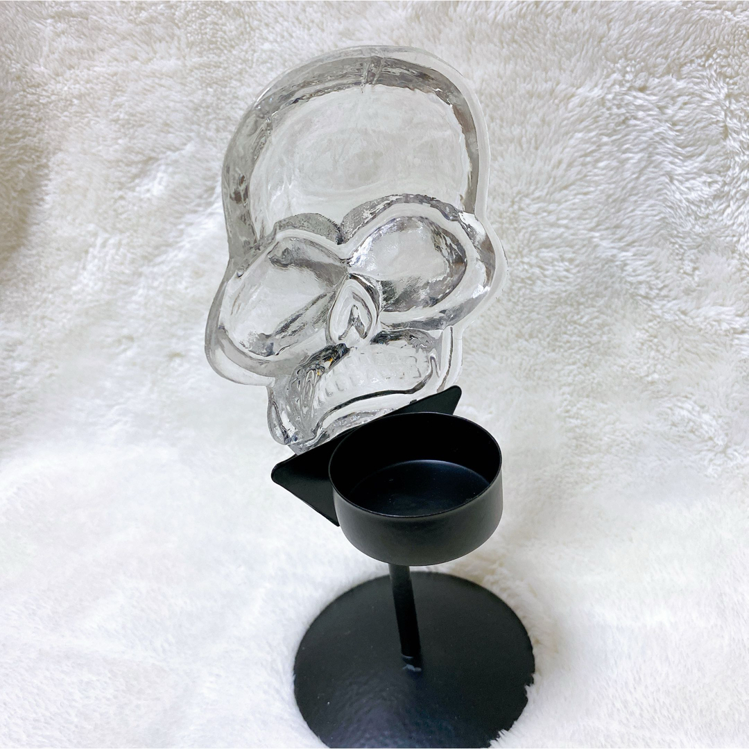 新品未使用品 ガラス スカル 骸骨のティーライトキャンドル専用のスタンドホルダー ハンドメイドのインテリア/家具(アロマ/キャンドル)の商品写真