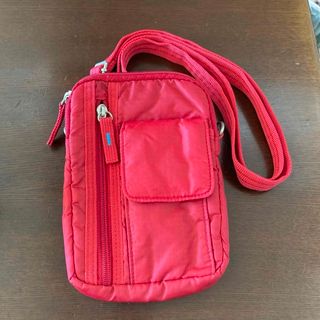 UNIQLO(ショルダーバッグ ・ レッド/赤色系)のフリマアイテム一覧 UNIQLO(ショルダーバッグ ・ レッド/赤色系)のフリマアイテム一覧