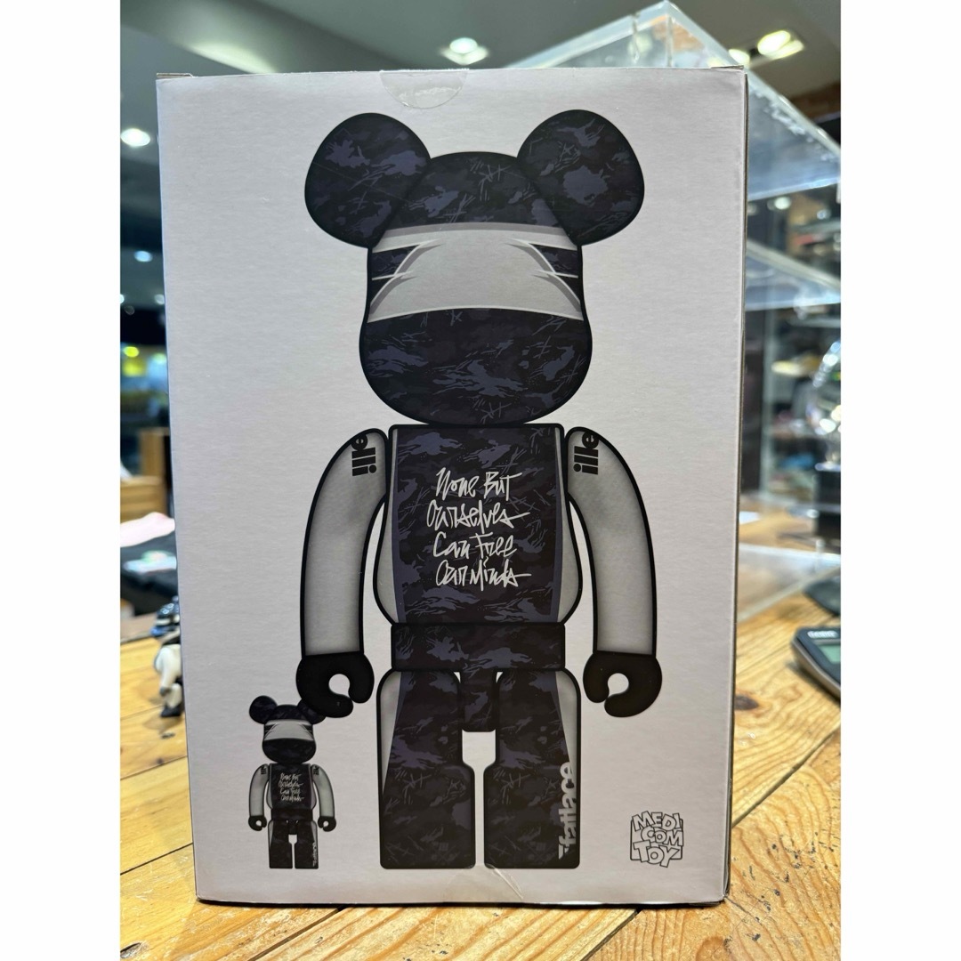 ベアブリック　海外限定品　illest  Bearbrick  フィギュア エンタメ/ホビーのフィギュア(その他)の商品写真