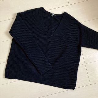 ユニクロ(UNIQLO)のユニクロ　トップス　ニット　リブ　リブニット　Vネック(ニット/セーター)