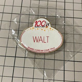 ディズニー(Disney)の海外ディズニー キャスト限定 ネームタグ型ピンバッジ　WALT 100周年(その他)