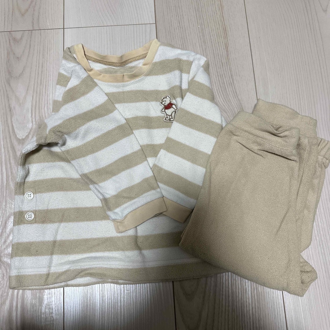 UNIQLOプーさんパジャマ90 キッズ/ベビー/マタニティのキッズ服女の子用(90cm~)(パジャマ)の商品写真