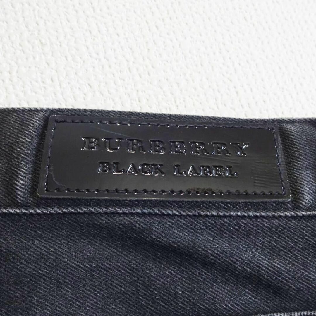 BURBERRY BLACK LABEL(バーバリーブラックレーベル)のバーバリーブラックレーベル　スリムスキニー　W79cm　ストレッチ　黒　三陽商会 メンズのパンツ(デニム/ジーンズ)の商品写真