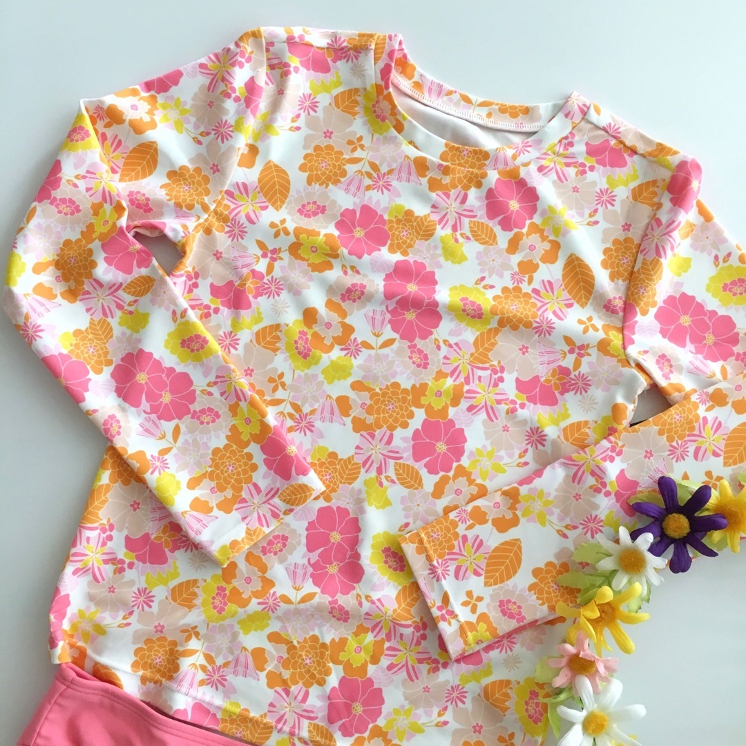 GAP Kids(ギャップキッズ)の新品♡gap kids♡ギャップ♡ラッシュガード♡水着♡花柄♡ザラ/H&M/他 キッズ/ベビー/マタニティのキッズ服女の子用(90cm~)(水着)の商品写真