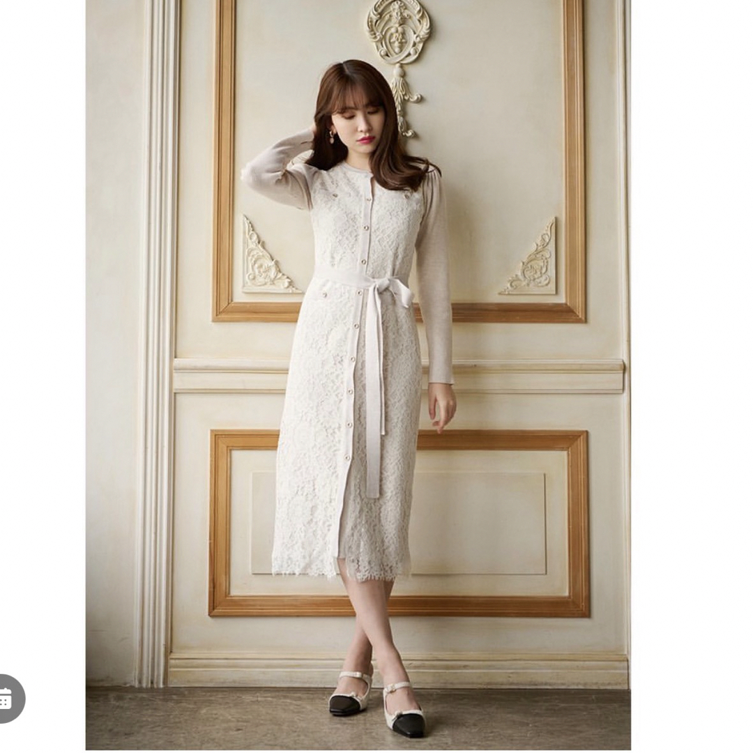 Her lip to(ハーリップトゥ)のHerlipto Victoria Lace Belted Knit Dress レディースのワンピース(ロングワンピース/マキシワンピース)の商品写真