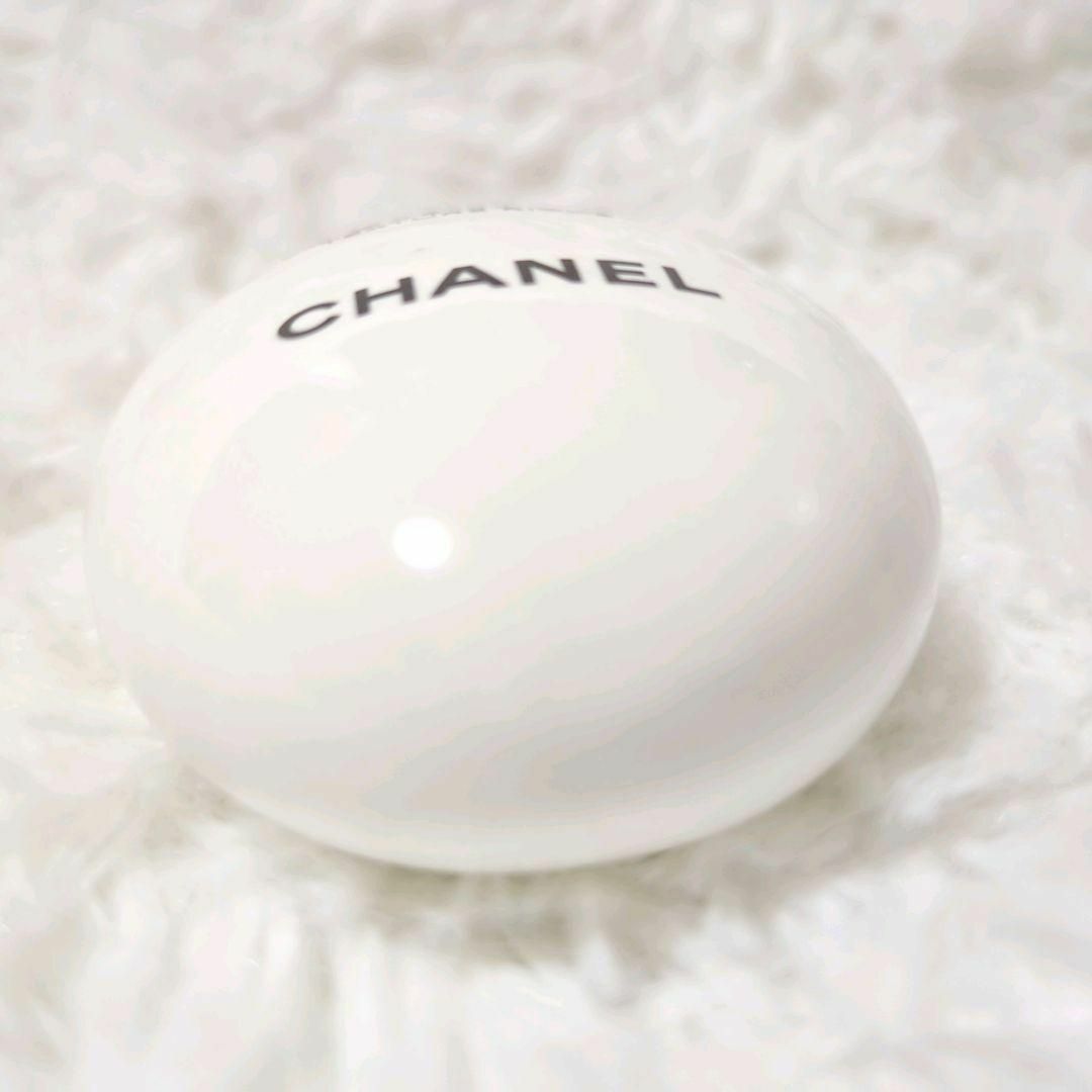 CHANEL(シャネル)の新品未使用　シャネル ラ クレーム マン リッシュ ハンドクリーム 50ml コスメ/美容のボディケア(ハンドクリーム)の商品写真