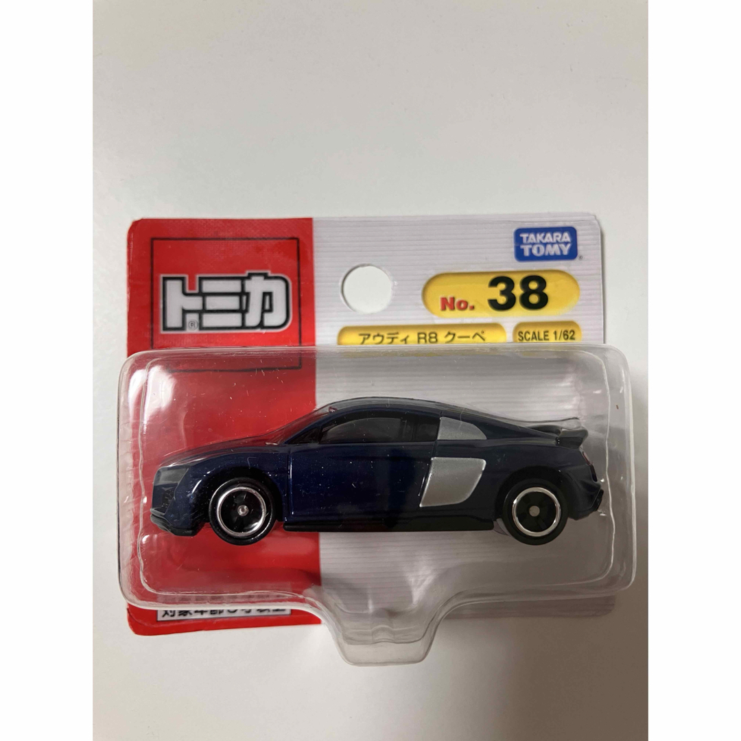 Takara Tomy(タカラトミー)のトミカ No.38 アウディ R8 クーペ エンタメ/ホビーのおもちゃ/ぬいぐるみ(ミニカー)の商品写真