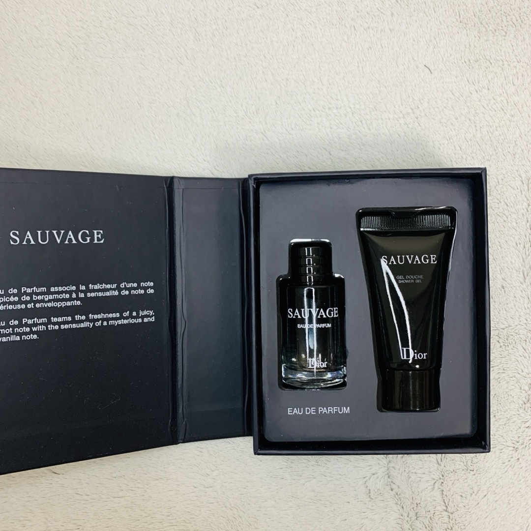 Dior SAUVAGE ディオール ソヴァージュ香水ボディシャンプーセット コスメ/美容の香水(香水(男性用))の商品写真