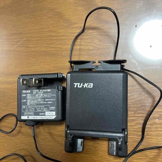 TU-KAフォン　携帯充電器　TK05用　CQK05(バッテリー/充電器)
