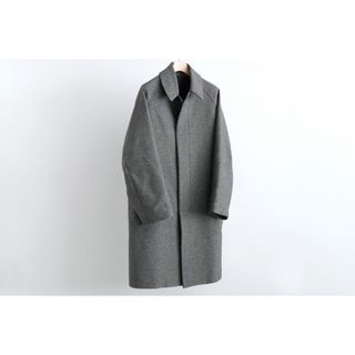 コモリ(COMOLI)のmaatee&sons ハメ袖バルマカーンコート(ステンカラーコート)