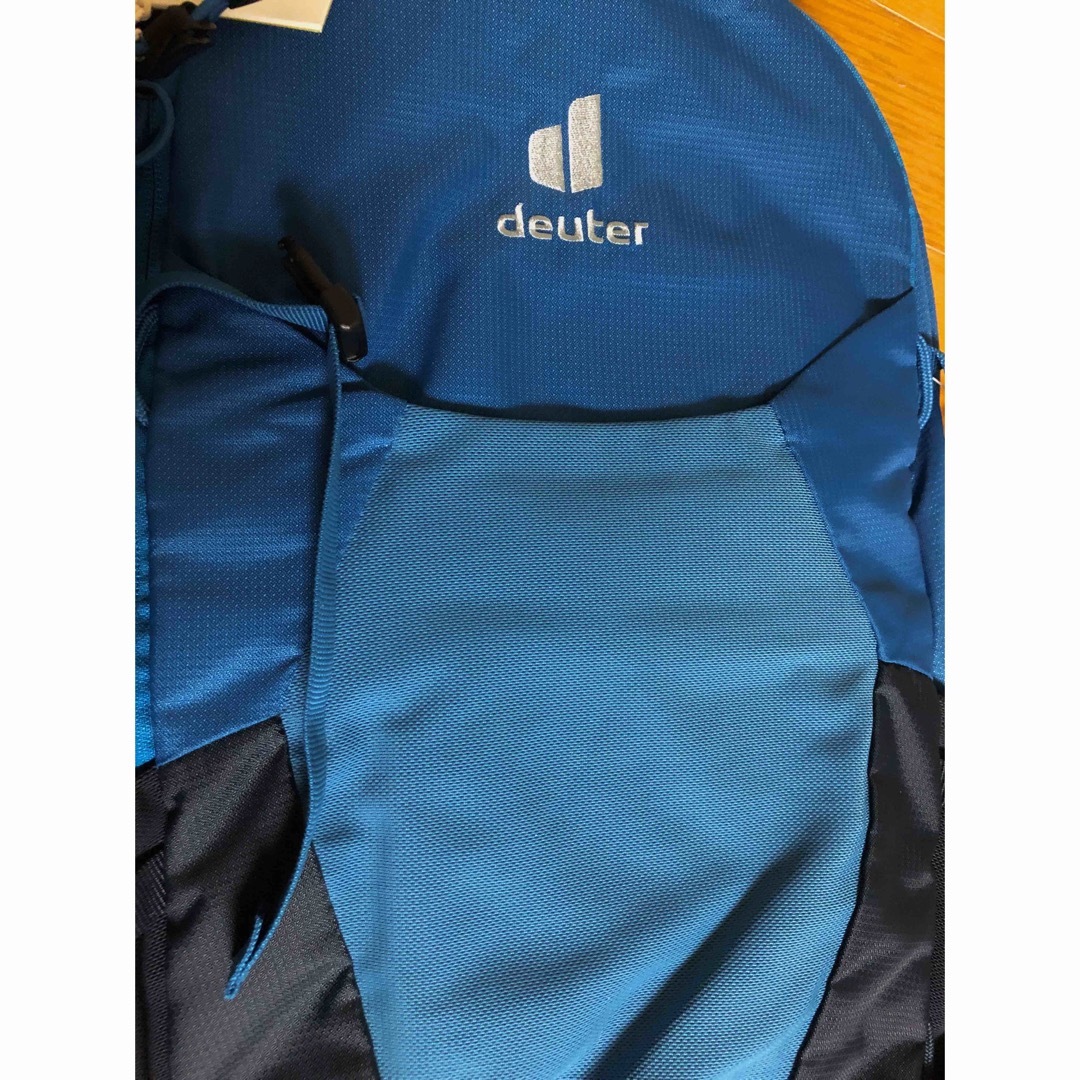 Deuter(ドイター)の新品未使用【deuter】バックパック フューチュラ 23〈リーフ×インク〉 スポーツ/アウトドアのアウトドア(登山用品)の商品写真