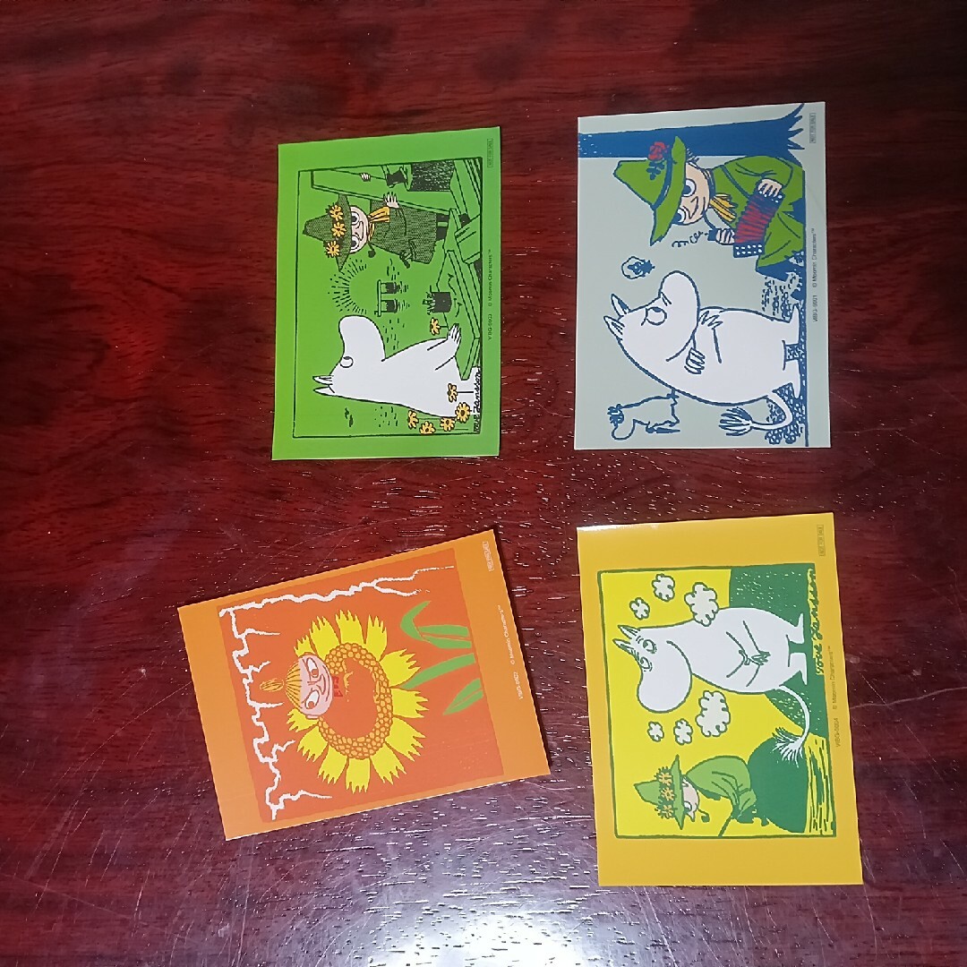MOOMIN(ムーミン)のムーミン　ポストカード 絵葉書  3通  ＋  ステッカー  4枚 エンタメ/ホビーの声優グッズ(写真/ポストカード)の商品写真