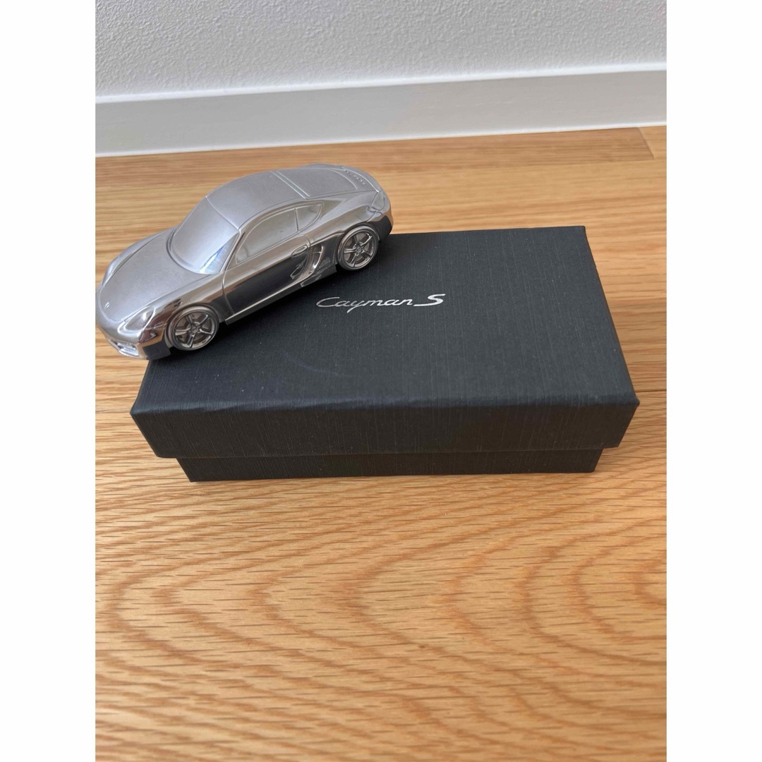 Porsche(ポルシェ)のりんぐ様専用 ポルシェ ケイマンS 置物 エンタメ/ホビーのおもちゃ/ぬいぐるみ(ミニカー)の商品写真
