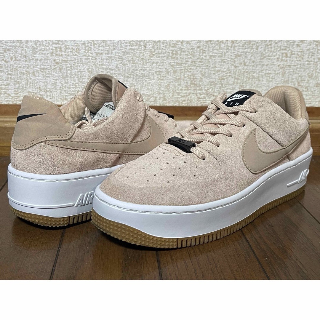 NIKE(ナイキ)のひろみ様専用NIKE WMNS AIR FORCE 1 SAGE  24.0cm レディースの靴/シューズ(スニーカー)の商品写真