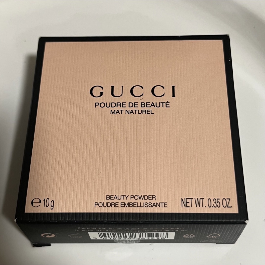 Gucci(グッチ)のグッチ　ファンデーション　プレスドパウダー コスメ/美容のベースメイク/化粧品(ファンデーション)の商品写真