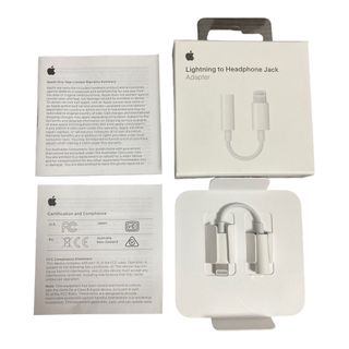 アップル(Apple)のAPPLE Lighting to Headphone Jack Adapter(ストラップ/イヤホンジャック)