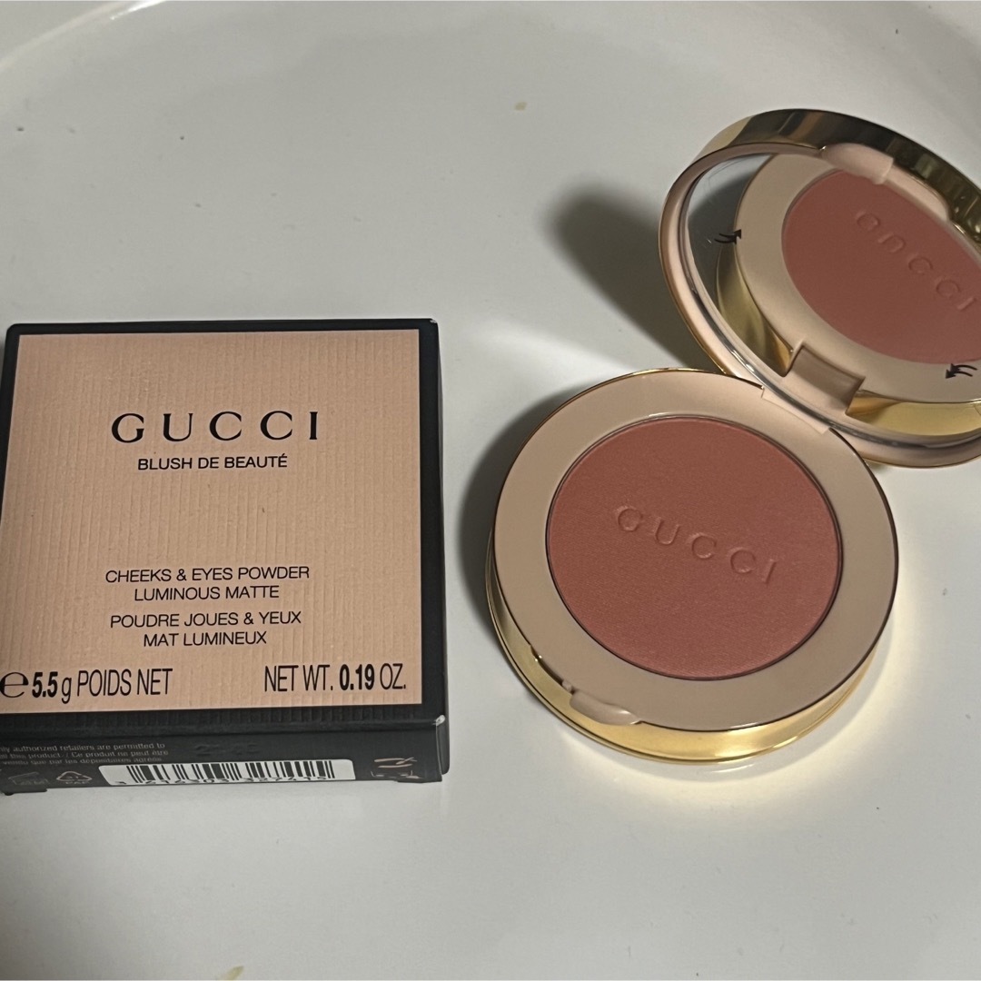 Gucci(グッチ)のグッチ ブラッシュ ドゥ ボーテ チーク アンド アイ 04 スウィート ピーチ コスメ/美容のベースメイク/化粧品(チーク)の商品写真