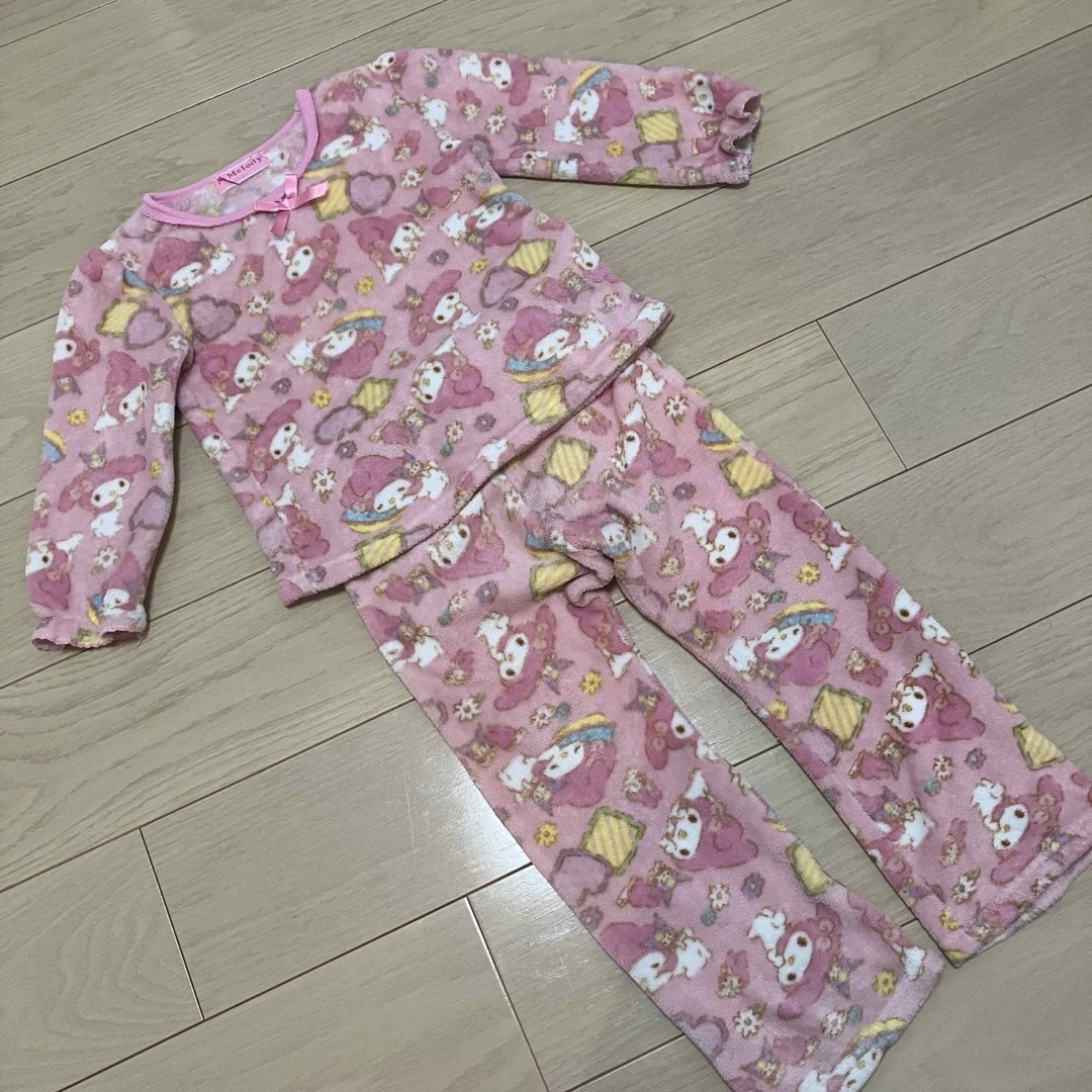 サンリオ(サンリオ)のマイメロディ★フリースパジャマ 110 キッズ/ベビー/マタニティのキッズ服女の子用(90cm~)(パジャマ)の商品写真