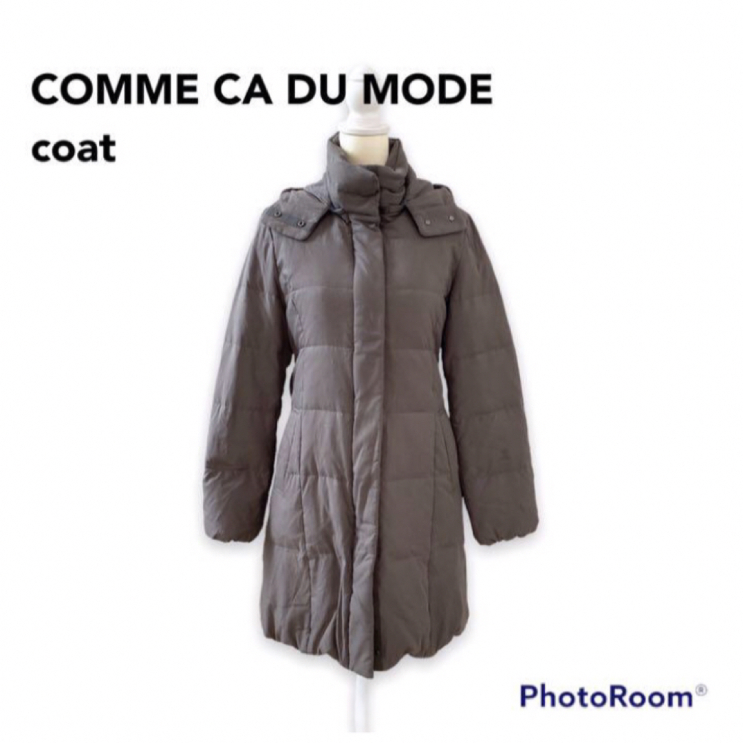 COMME CA DU MODE(コムサデモード)のコムサデモード　ダウンコート　ベルト付き　モカ色　ダウン90% レディースのジャケット/アウター(ダウンコート)の商品写真