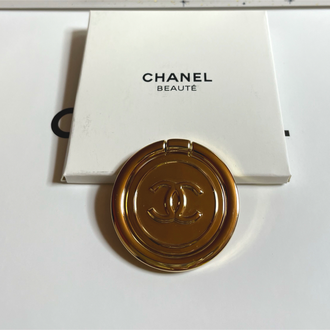 CHANEL(シャネル)のCHANEL ゴールド スマホリング 1個 スマホ/家電/カメラのスマホアクセサリー(その他)の商品写真