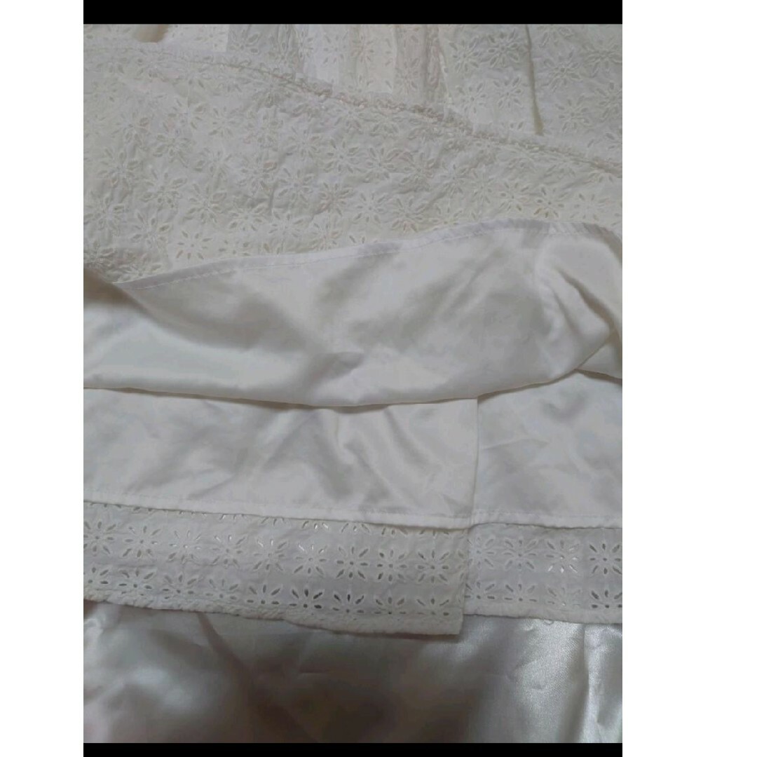 UNIQLO(ユニクロ)の匿名配送 　UNIQLO　ユニクロ　スカート　ホワイト　綿100　Mサイズ レディースのスカート(ミニスカート)の商品写真