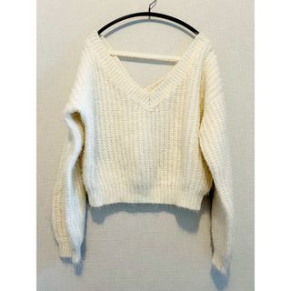 フォーエバートゥエンティーワン(FOREVER 21)の【FOREVER21】ショート丈ニットトップス　ホワイト　M(ニット/セーター)