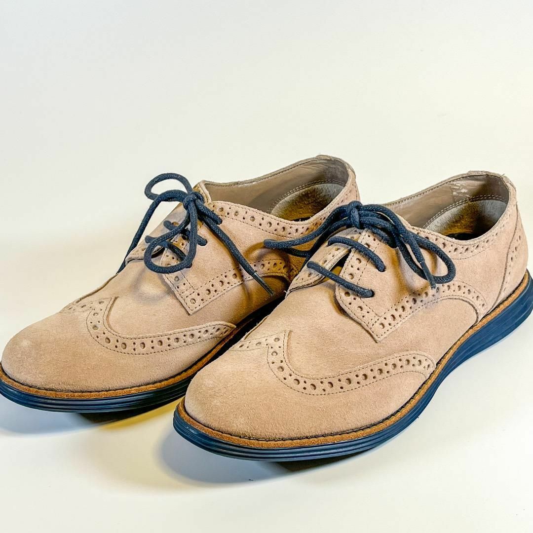 Cole Haan(コールハーン)の美品 COLE HAAN シューズ スエード ベージュ レディースの靴/シューズ(ローファー/革靴)の商品写真