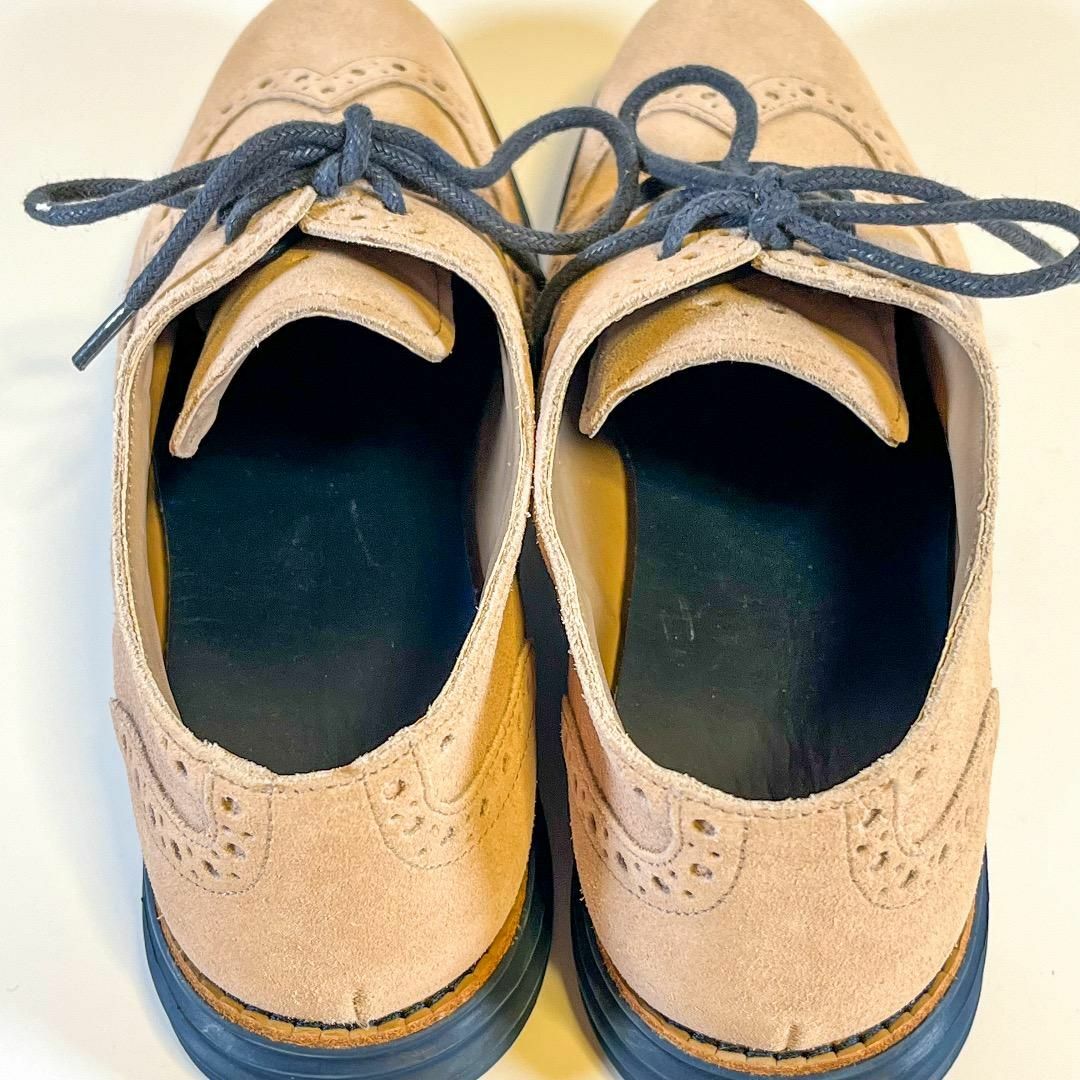 Cole Haan(コールハーン)の美品 COLE HAAN シューズ スエード ベージュ レディースの靴/シューズ(ローファー/革靴)の商品写真