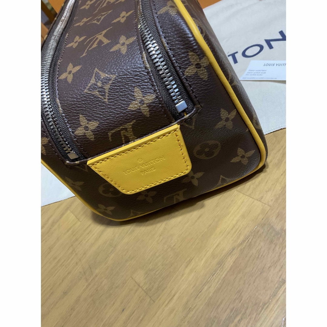 LOUIS VUITTON(ルイヴィトン)のLOUIS VUITTON ドップ・キット M46764 メンズのバッグ(セカンドバッグ/クラッチバッグ)の商品写真