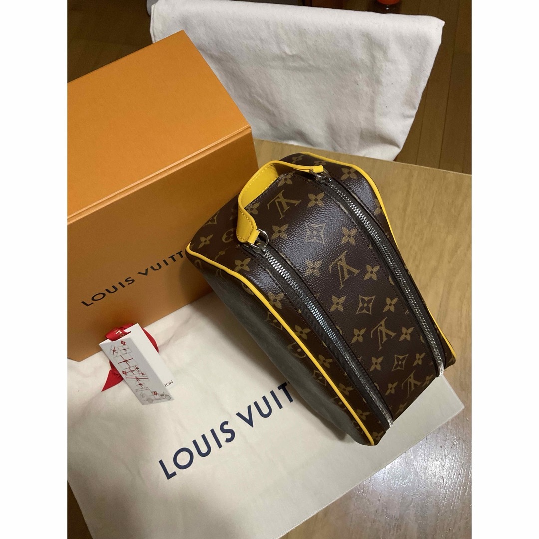 LOUIS VUITTON(ルイヴィトン)のLOUIS VUITTON ドップ・キット M46764 メンズのバッグ(セカンドバッグ/クラッチバッグ)の商品写真