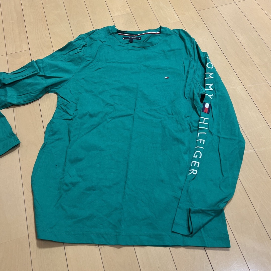 TOMMY HILFIGER(トミーヒルフィガー)の未使用　トミーヒルフィガー レディースのトップス(Tシャツ(長袖/七分))の商品写真