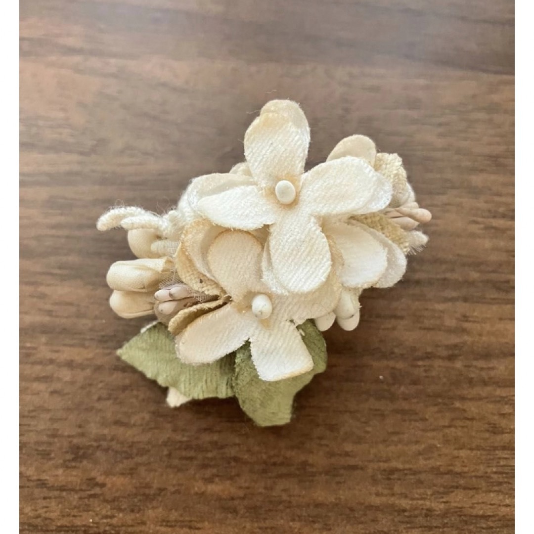 m.soeur(エムスール)のエムスール　花のイヤリング　片耳用　 レディースのアクセサリー(イヤリング)の商品写真