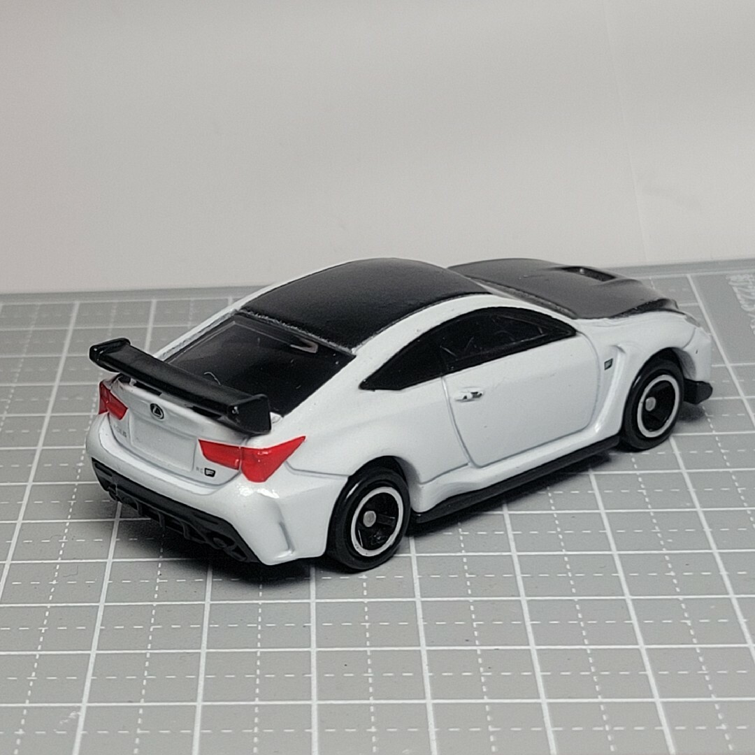 Takara Tomy(タカラトミー)の1262 トミカ No84(2020)  レクサス RC F  白 エンタメ/ホビーのおもちゃ/ぬいぐるみ(ミニカー)の商品写真