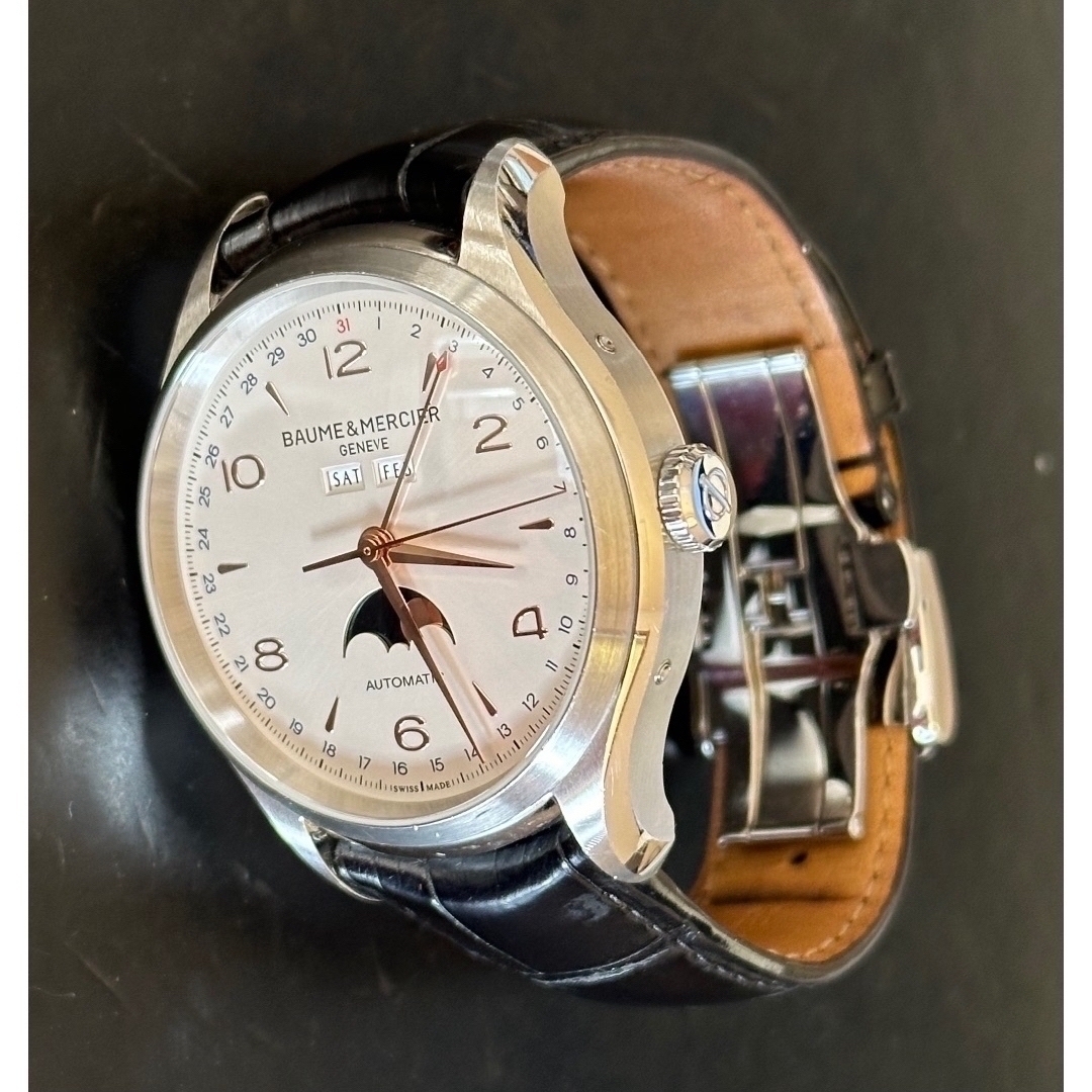 BAUME&MERCIER(ボームエメルシエ)のボームアンドメルシエ クリフトン トリプルカレンダー ムーンフェイズ メンズの時計(腕時計(アナログ))の商品写真