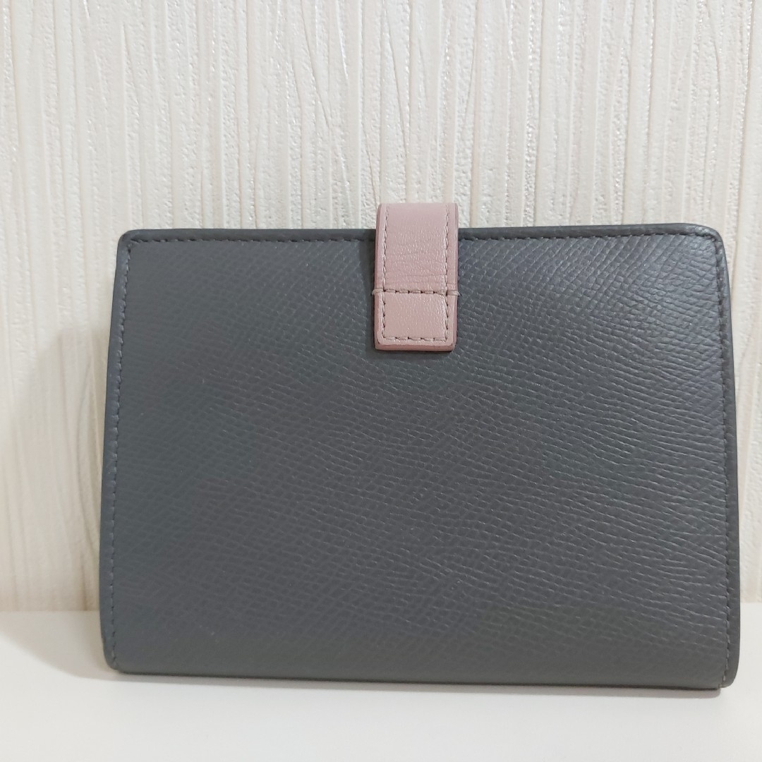 celine(セリーヌ)のセリーヌ ミディアム ストラップウォレット ベルト財布 グレー 10B643 レディースのファッション小物(財布)の商品写真