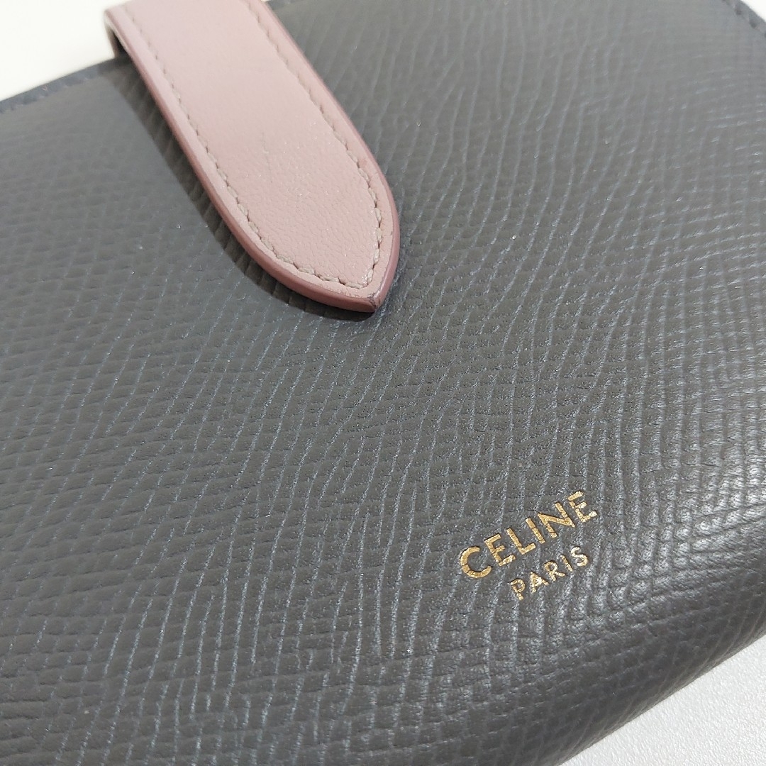 celine(セリーヌ)のセリーヌ ミディアム ストラップウォレット ベルト財布 グレー 10B643 レディースのファッション小物(財布)の商品写真