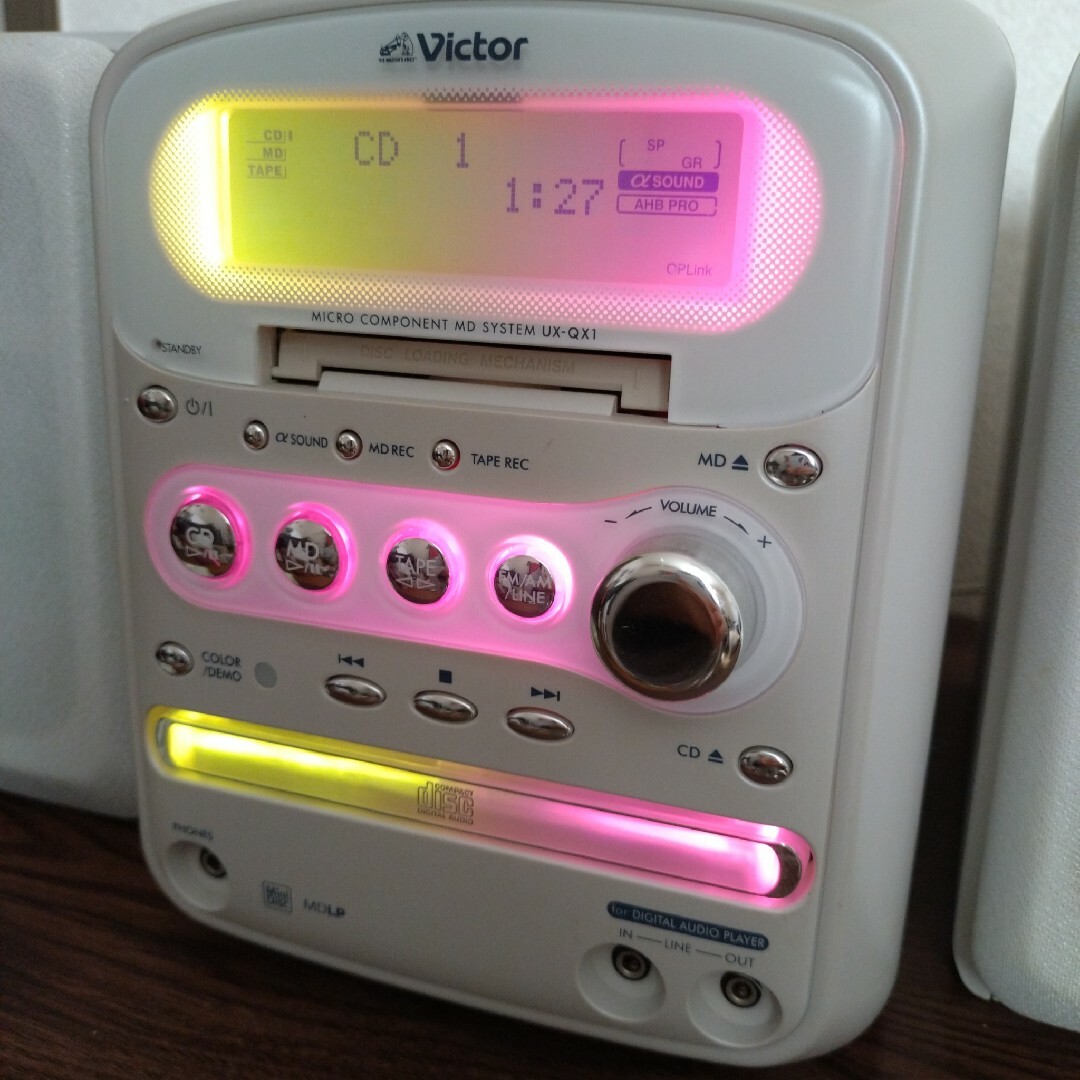 Victor(ビクター)のVictor CA-UXQX1-W コンポ ステレオ オーディオ スマホ/家電/カメラのオーディオ機器(その他)の商品写真