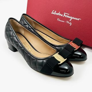 フェラガモ パンプスの通販 1,000点以上 | Ferragamoを買うならラクマ