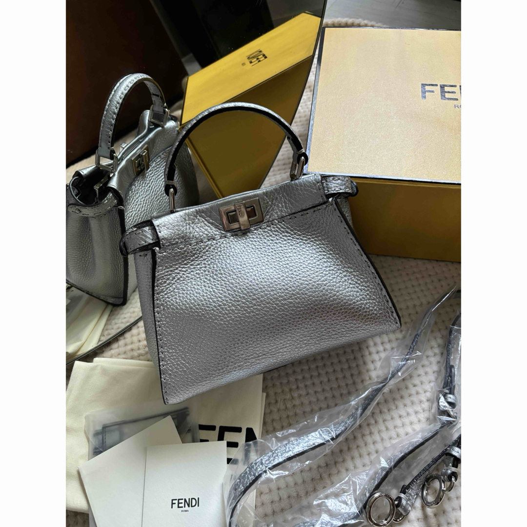 バッグFENDI フェンディ セレリア ピーカブー ミニ シルバー