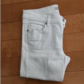 ユニクロ(UNIQLO)のユニクロ　白デニムパンツ(デニム/ジーンズ)