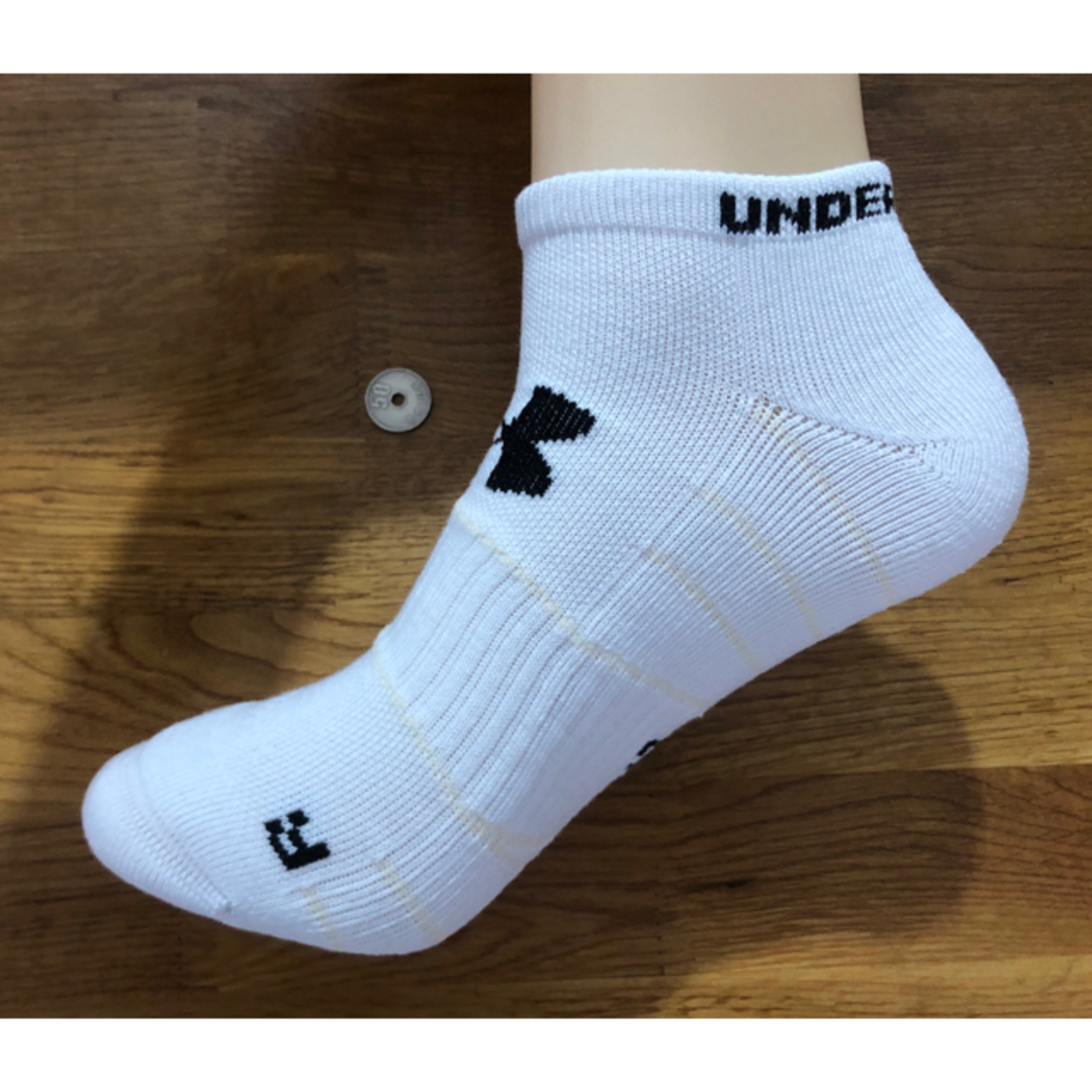 UNDER ARMOUR(アンダーアーマー)の新品アンダーアーマーUNDER ARMOUR メンズソックス4足セット101 メンズのレッグウェア(ソックス)の商品写真