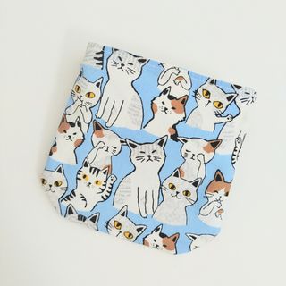 スナップ付き ふたなし移動ポケット(ねこ☆ブルー) ハンドメイド(外出用品)