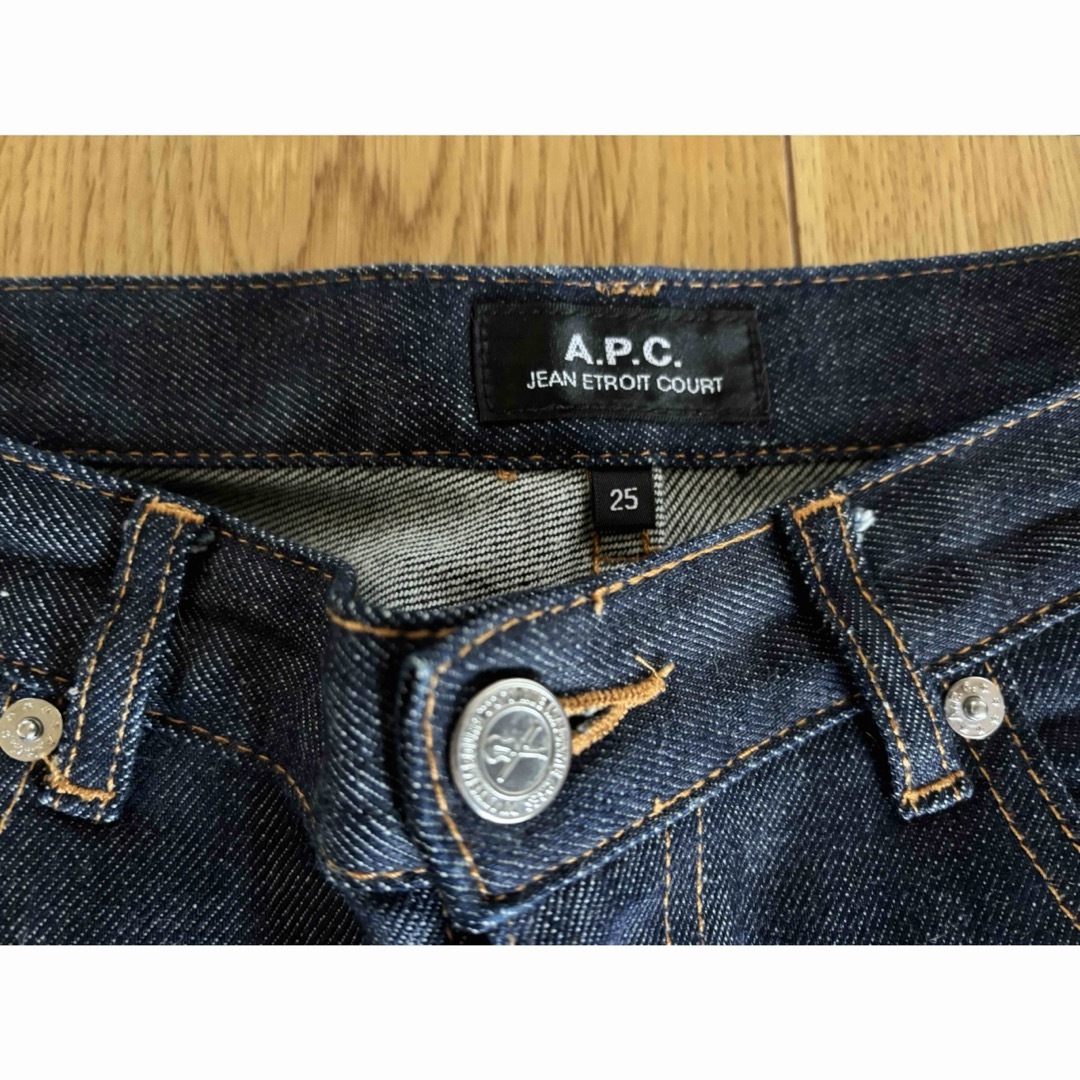 A.P.C(アーペーセー)のA.P.C.  デニム JEANETROITCOURT  レディースのパンツ(デニム/ジーンズ)の商品写真