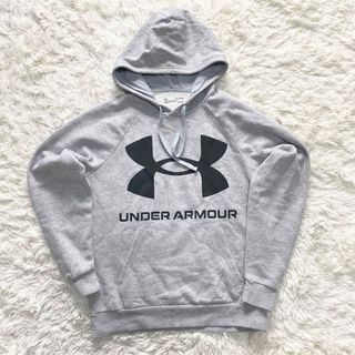 アンダーアーマー(UNDER ARMOUR)のUNDER ARMOUR パーカー　グレー　センターロゴ　デカロゴ　サイズXL(パーカー)